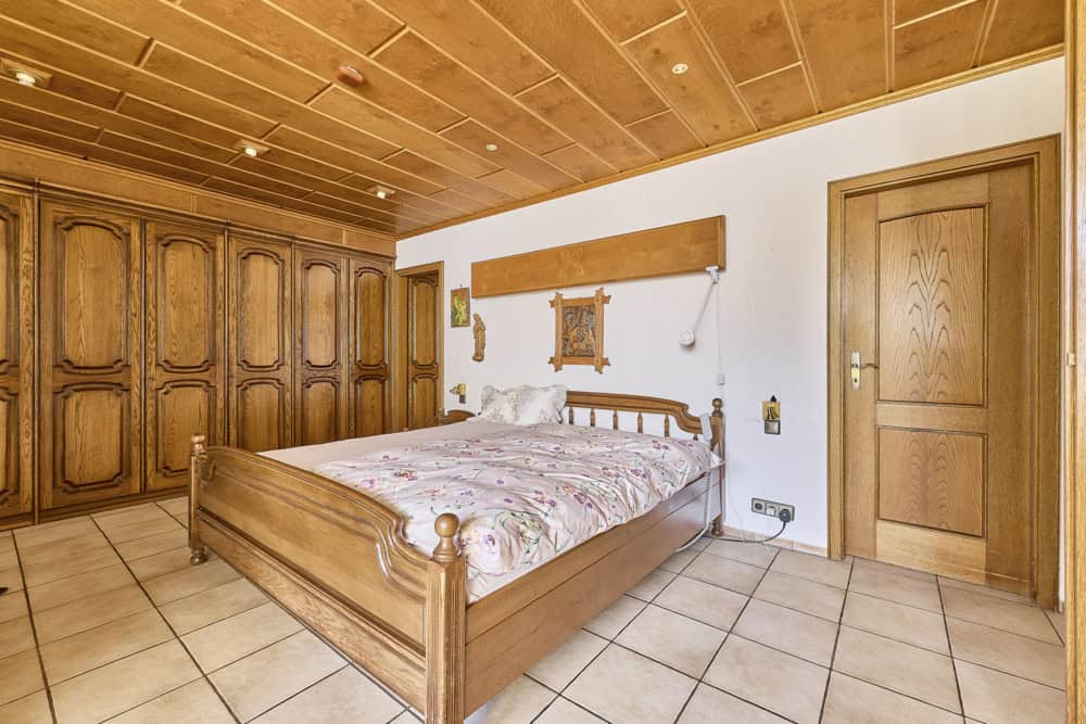 Schlafzimmer 1